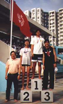 sports-swimming002.jpg (27802 bytes)